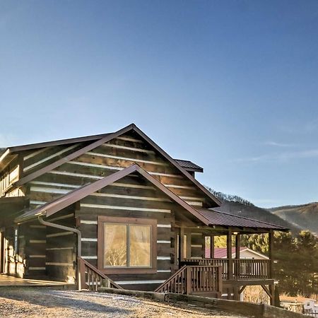 Villa The Cabin At Marys Place With Deck And Mtn Views! Maggie Valley Exterior foto