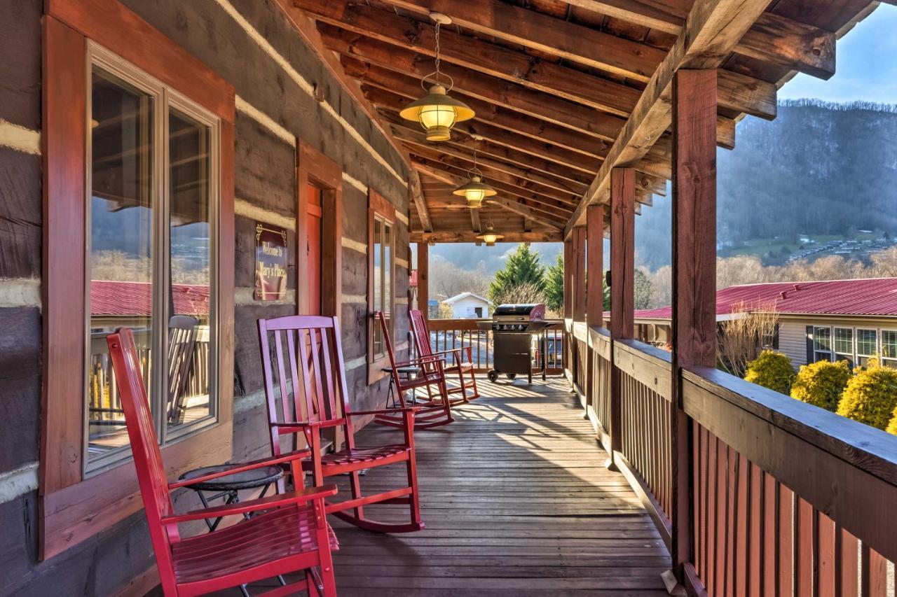 Villa The Cabin At Marys Place With Deck And Mtn Views! Maggie Valley Exterior foto